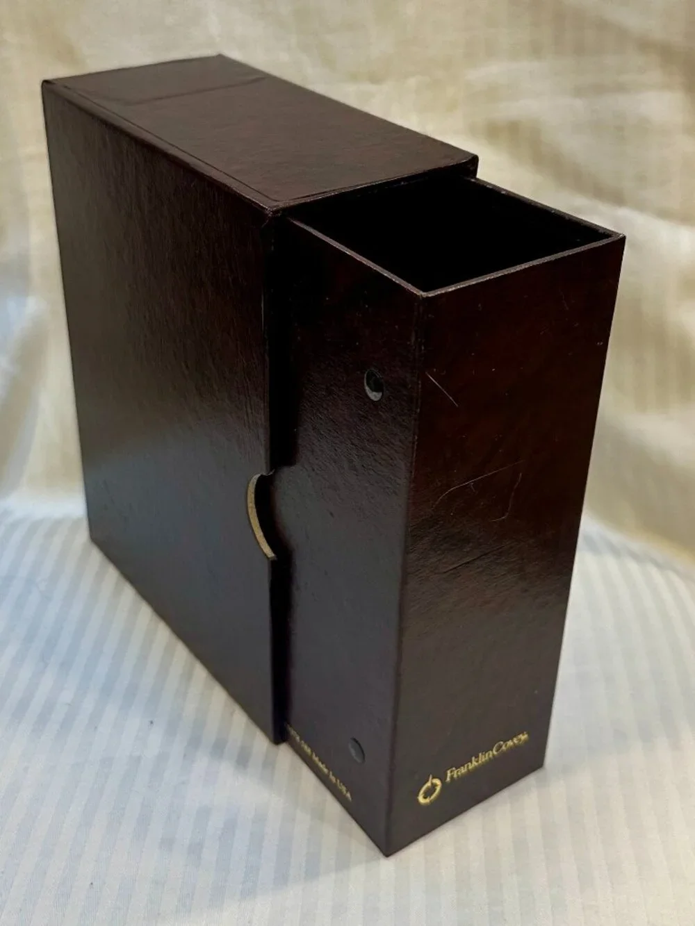 PERFECT! FRANKLIN COVEY COMPACT BURGUNDY LEATHER PLANNER & STORAGE BOX - BOTH!